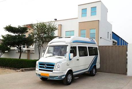 9 Seater Tempo Traveller